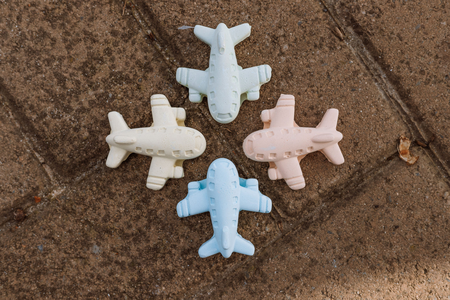 Aeroplanes in the Clouds